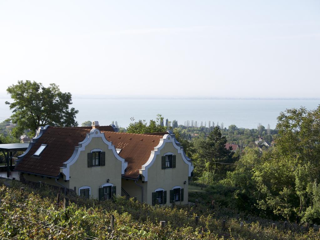 Hillside Apartments Révfülöp Eksteriør billede